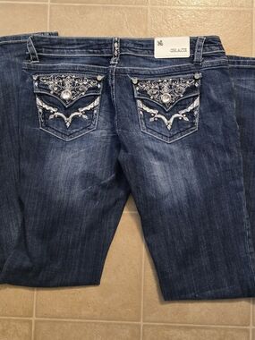 Grace in LA Dark Embroidered Bootcut Jeans w/Rhinestone Accents - Size 30
